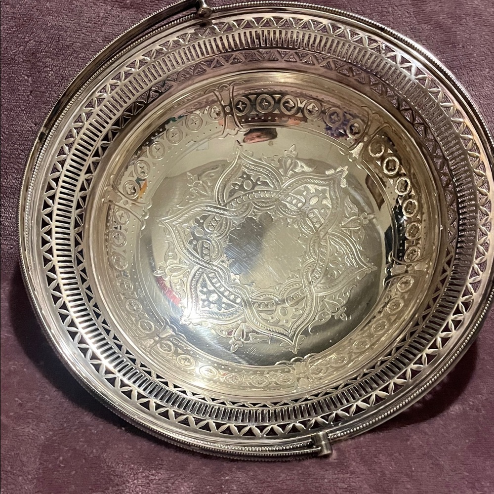 Source Unknown Silver Decorative Serving Bowl with Filigree Rim